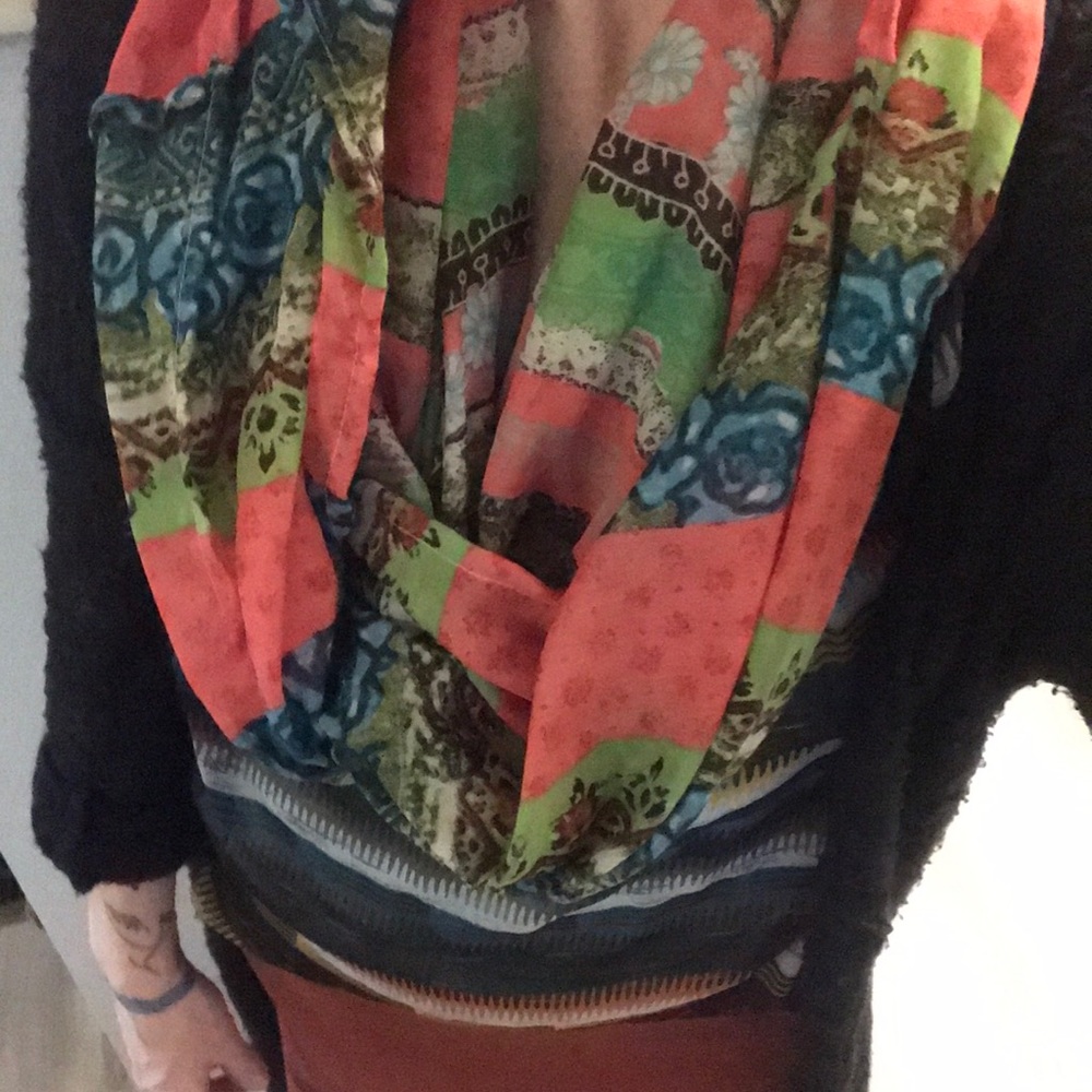 🌞 20x40 Colorful Print Infinity Fashion Scarf